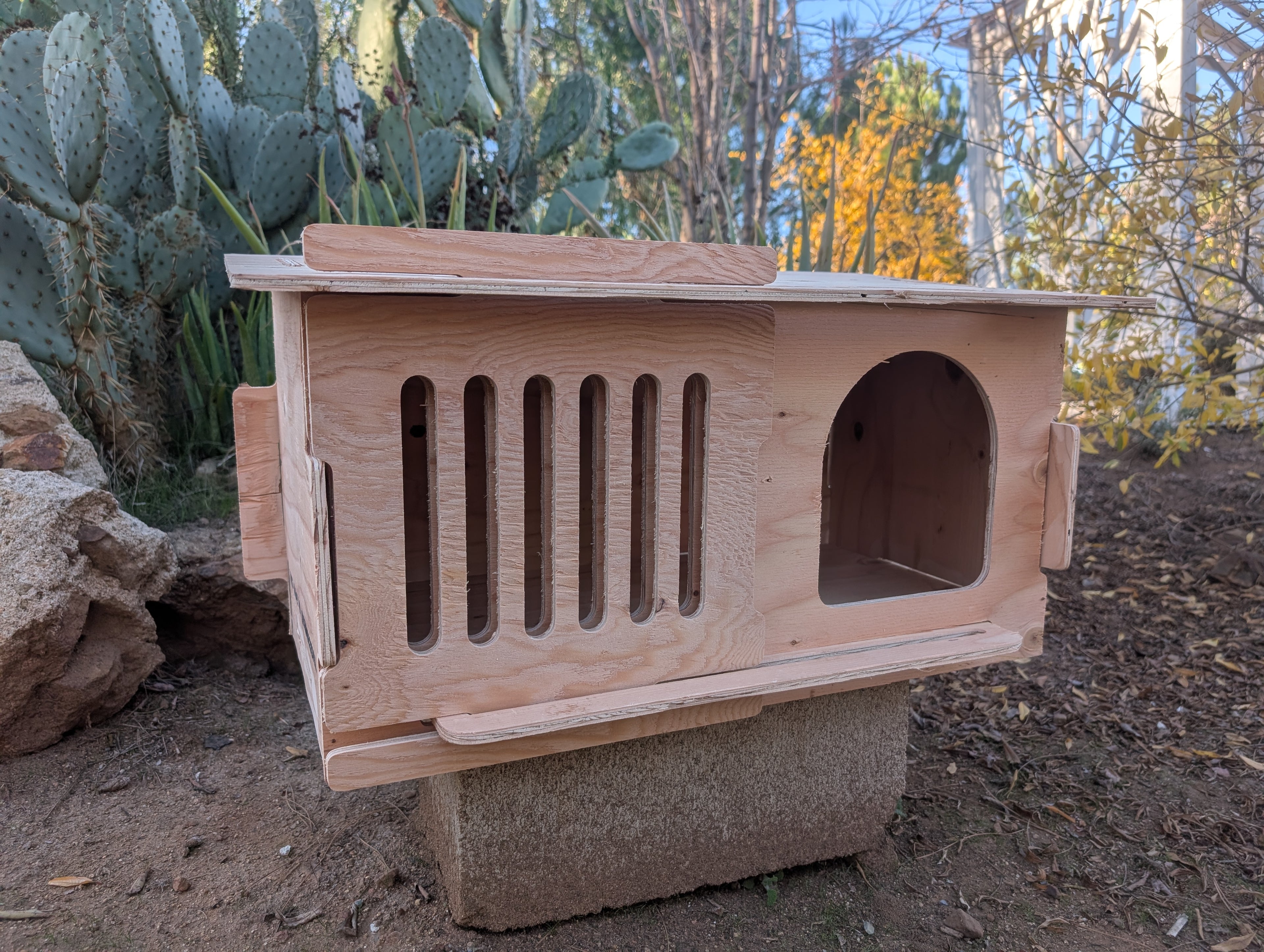 Pigeon Nesting House kit - 1 Hole with door- Slant Roof